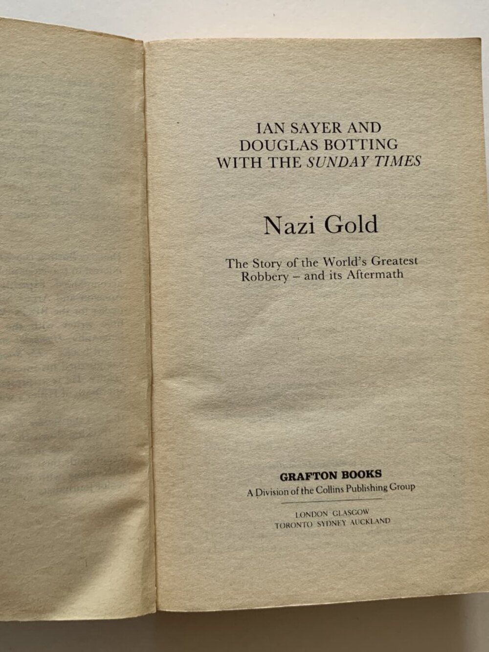 Nazi Gold - The Sensational Story of the World's Greatest Robbery by Ian Sayer - Picture 6 of 11
